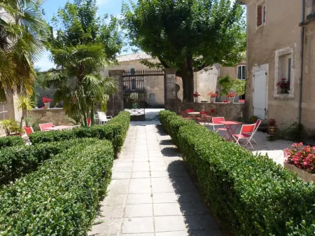 Mas Moïse Отели в г. Коркон