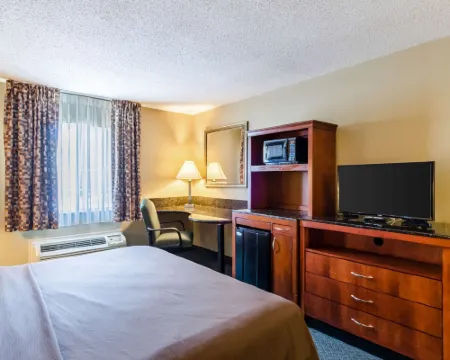 Quality Inn Chicopee-Springfield チコピーのホテル