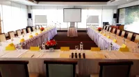 Suwan Golf & Country Club Hotels in Nakhon Chai Si