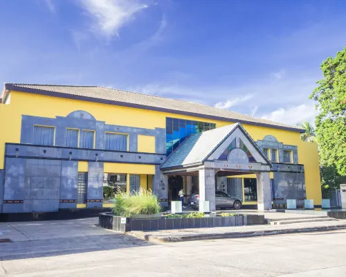 Tohsang Heritage Ubon Ratchathani Hotel Hotels near Wat Loung