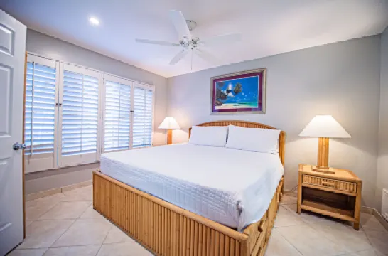 Seven Mile Beach Resort Hotels near Camana Bay