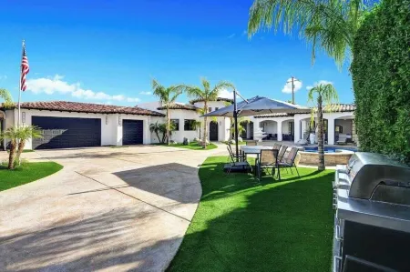 Villa Toscana by AvantStay Palatial Villa with Spa Pool Theater Game Room Permit4769