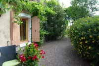 Les Insolites de la Pouillyzotte Hotels in Mesves-sur-Loire