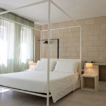 Oronti Accommodations