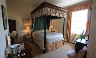 Worsley Arms Hotel