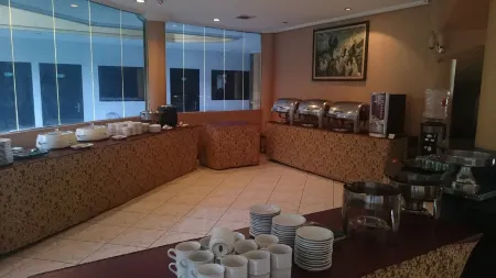 Hotel Sinar 2 Отели в г. Sedati