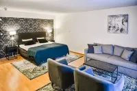 Hotel Amadeus by First