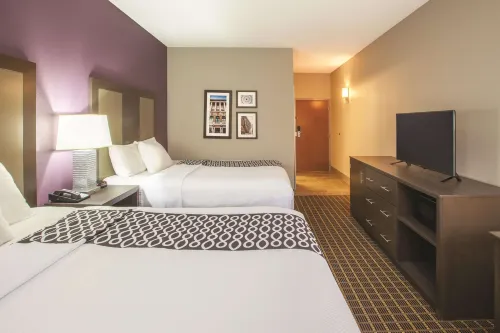 La Quinta Inn & Suites by Wyndham Mechanicsburg - Harrisburg Hotels in Silver Spring Township
