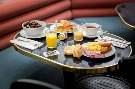 Hotel Bridget Отели рядом с достопримечательностью «Кладбище Пер Лашез»