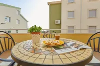Apartments Zelic Tucepi - Pet friendly