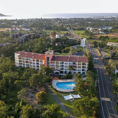 Whinstone Hotel & Resort Отели рядом с достопримечательностью «Пляж Хёпчже»