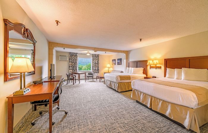 Town & Country Inn & Resort