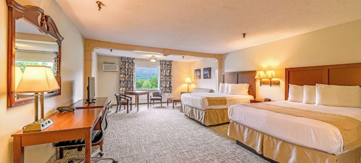 Town & Country Inn & Resort Hotels in Coos County