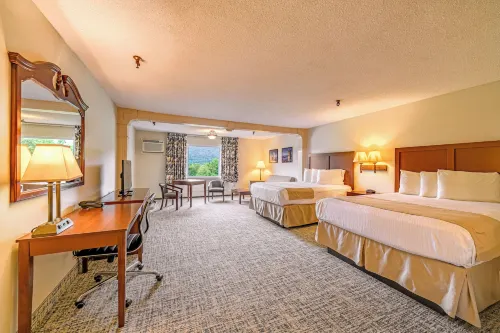 Town & Country Inn & Resort Hotels in Coos County