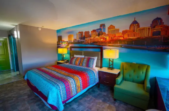 Philly Inn & Suites Hotels near Cliveden