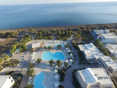 Santo Miramare Beach Resort Отели в г. Perivolos
