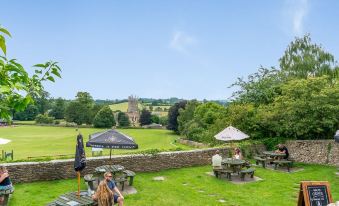 The George Inn & Plaine