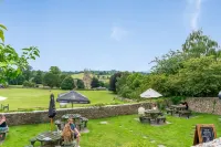 The George Inn & Plaine