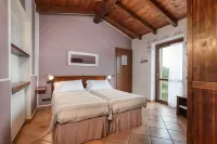 Ca' del Monte Resort Hotels in Godiasco