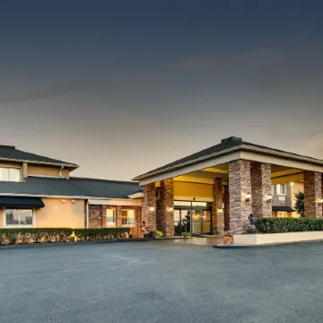 Greenfield Inn & Suites Elizabethtown, KY I65 Exit 94
