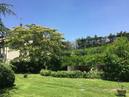 B&B Villa Al Parco Отели в г. Felegara