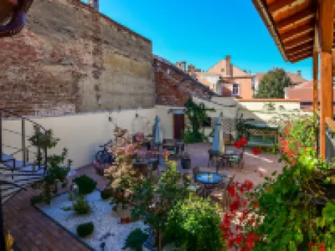 로젠 빌라 성 삼위일체 성당 주변 호텔