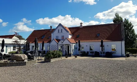 Aalbæk Badehotel Отели в г. Albaek