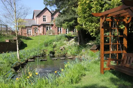 Mere Brook House Отели в г. Хесуолл