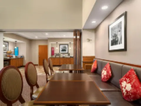 ハンプトン イン & スイーツ ウィリアムズバーグ セントラル ウィリアムズバーグのホテル