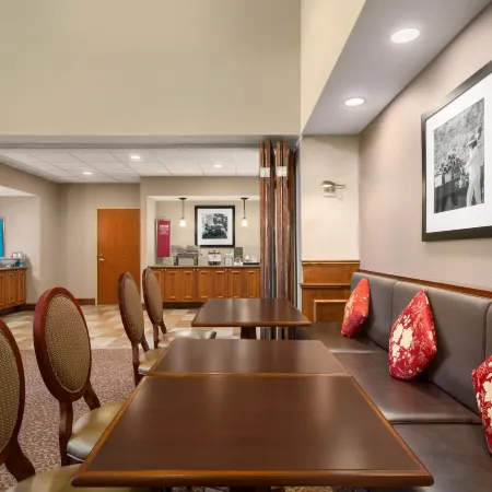 Hampton Inn & Suites Williamsburg-Central