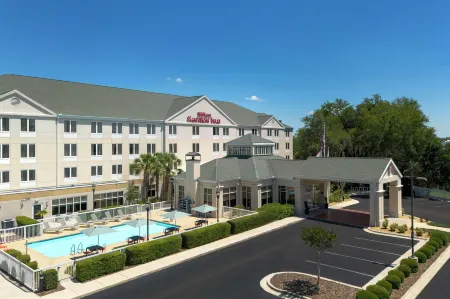 Hilton Garden Inn Gainesville Отели рядом с достопримечательностью «Канапаха Ботаникал Гарденс»