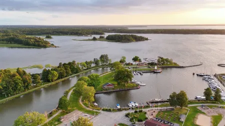 SJÖTORPS Hostel Отели в г. Мариестад