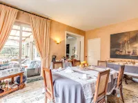 La Gaura Guest House Hotels near La Saliera