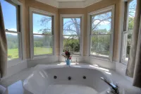 Blue Mountain Mist Country Inn - Romantic