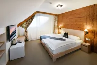 Aplend Hotel Kukučka Hotels in Татранська Яворина