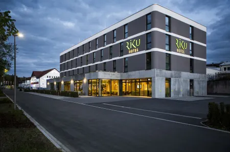 RiKu Hotel Pfullendorf Отели в г. Ильмензее