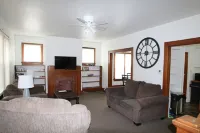 Charming 3-bedroom house with WiFi and AC in Athens