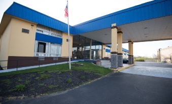 Days Inn by Wyndham Fort Wright Cincinnati Area