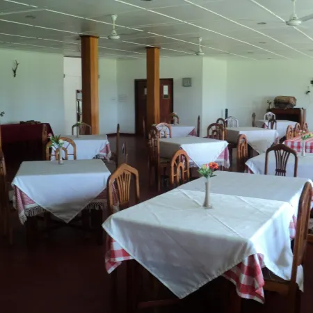 White Sand Beach Inn