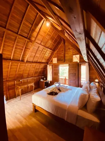 Ipsa Villa Отели рядом с достопримечательностью «GKII BUKIT KALVARI BANYUSERI»