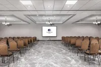 DoubleTree by Hilton Greensboro Airport - Motels