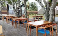 Hiromi Glamping Anyer Beach Resort - bar