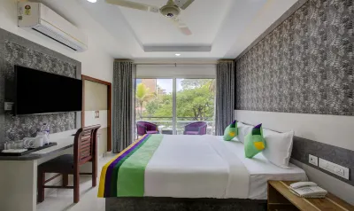 Treebo Love Shore Residency, 290 M from Lakeshore Hospital