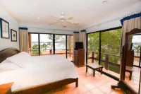 Spectacular - Spacious Unit in Flamingo in Front of the Beach - Bungalows