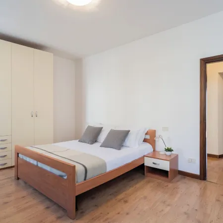 Family Lake Apartment by Rent All Como