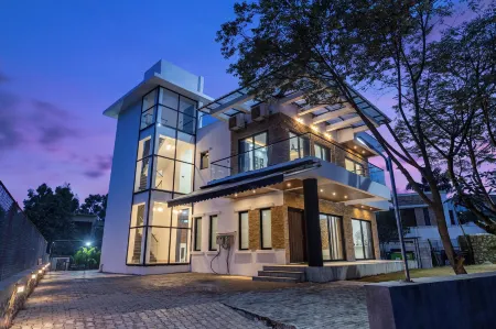 Stay Leisurely Villa Portia Lonavala Отели в г. Kune N.m.