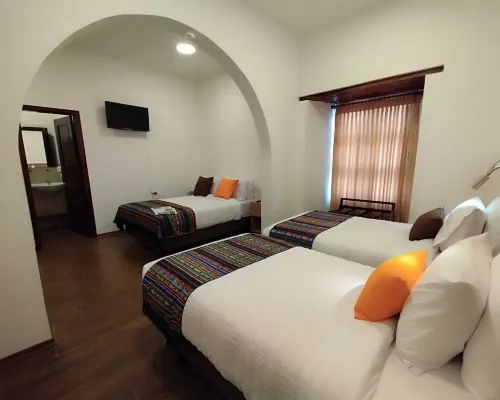 Casona Tobar Hotel - Hotel Escuela Hotels near Viewpoint El Panecillo