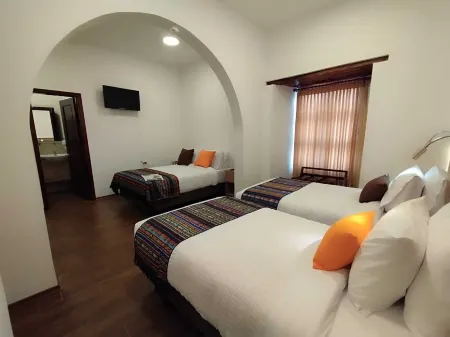 Casona Tobar Hotel - Hotel Escuela Отели рядом с достопримечательностью «DEL VALLE METALCAST FOUNDRY S.A.»