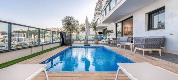 Luxury Garden Apartment Heated Pool Ξενοδοχεία στην πόλη Kinnerot