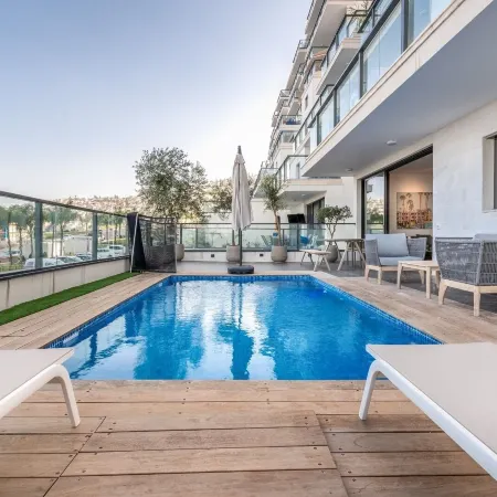 Luxury Garden Apartment Heated Pool